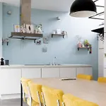 Будинок відпочинку Lightful Architectural House *